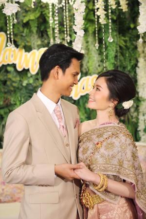 ชุดไทยเจ้าสาว ชุดไทยจักรพรรดิ์ เช่าที่แบมบี้ เวดดิ้ง ห้วยขวาง